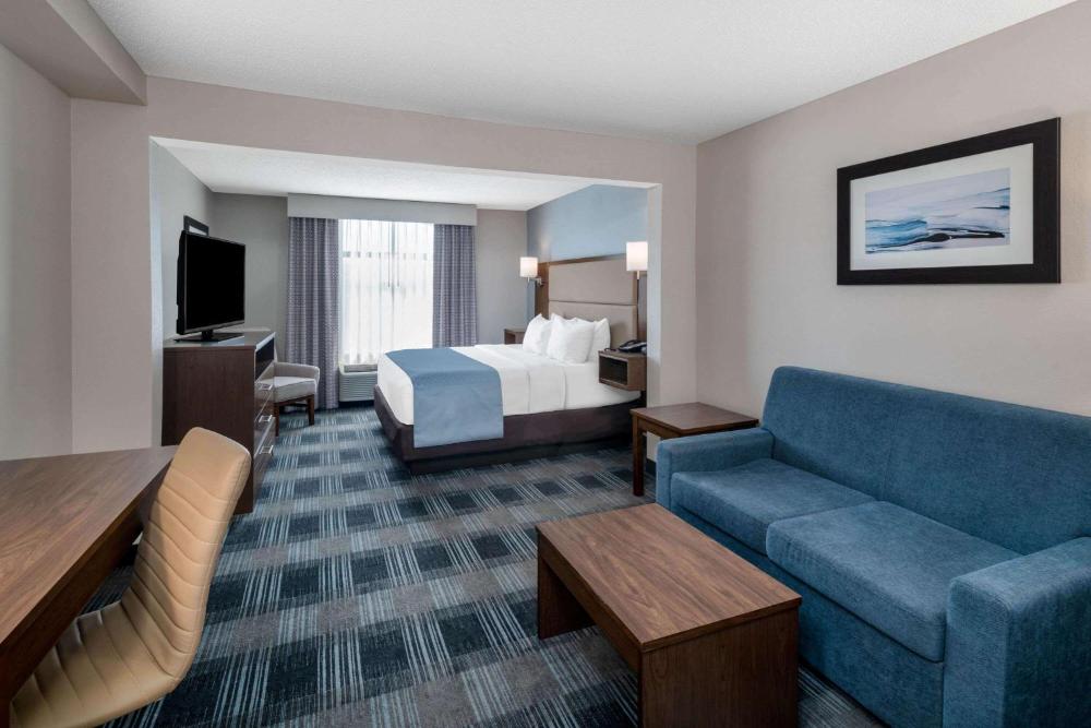 King Suite with Sofa Bed interior